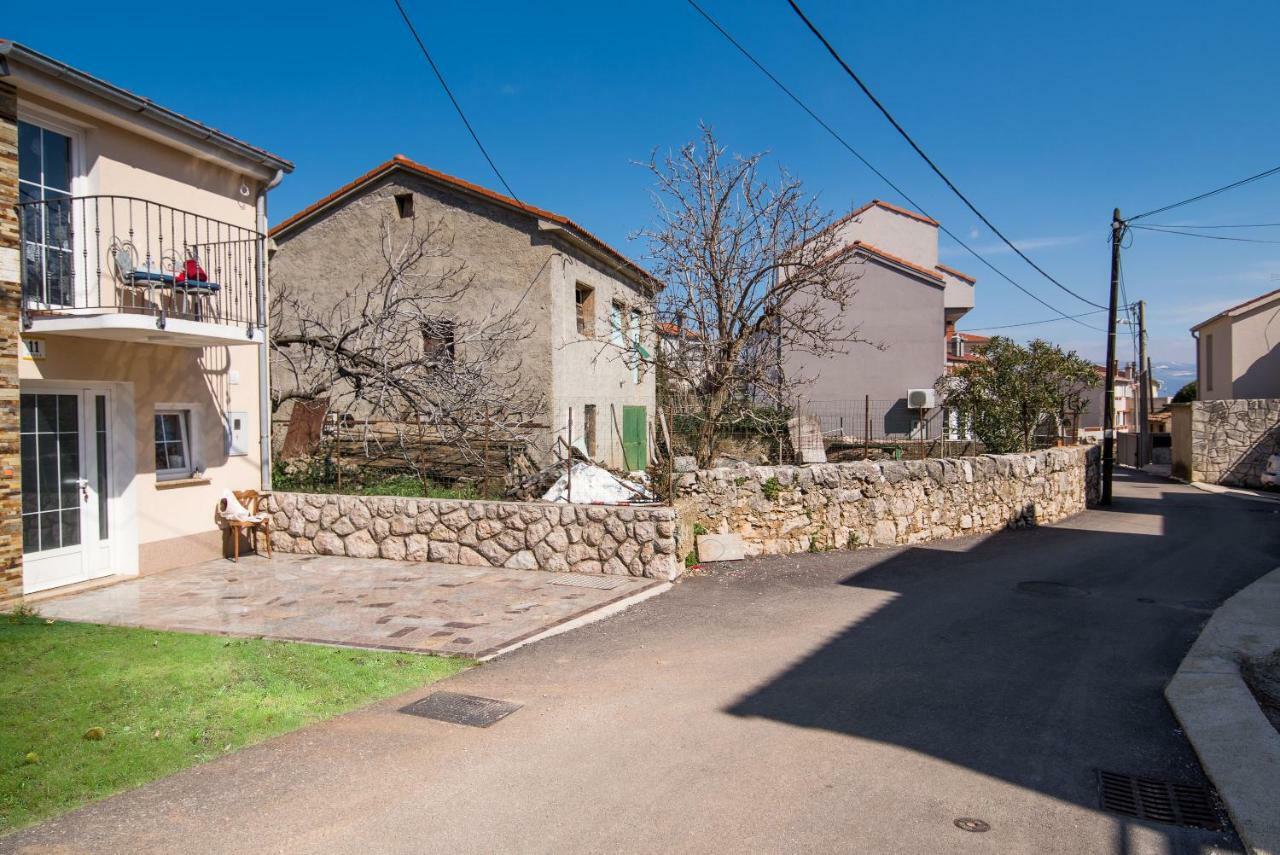 Lanterna Apartment Vrbnik Exterior foto